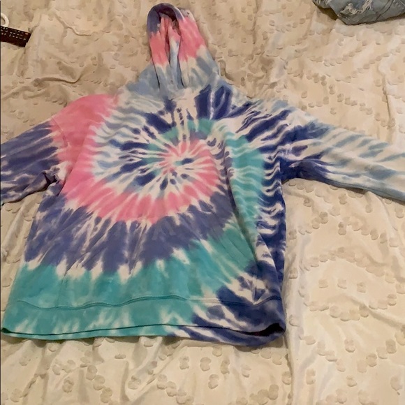 Tops - tie dye hoodie